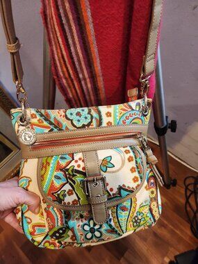 she my groovy bag